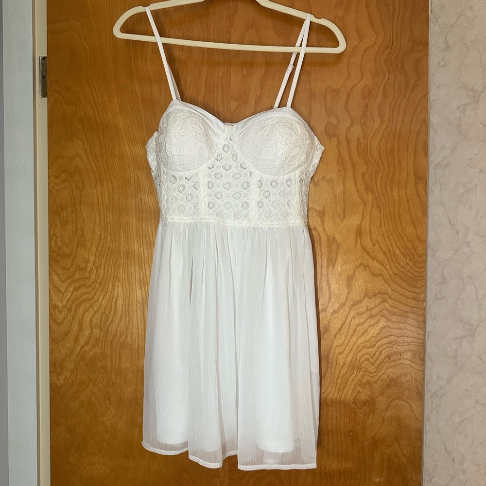 White Sweetheart Neckline Chemise